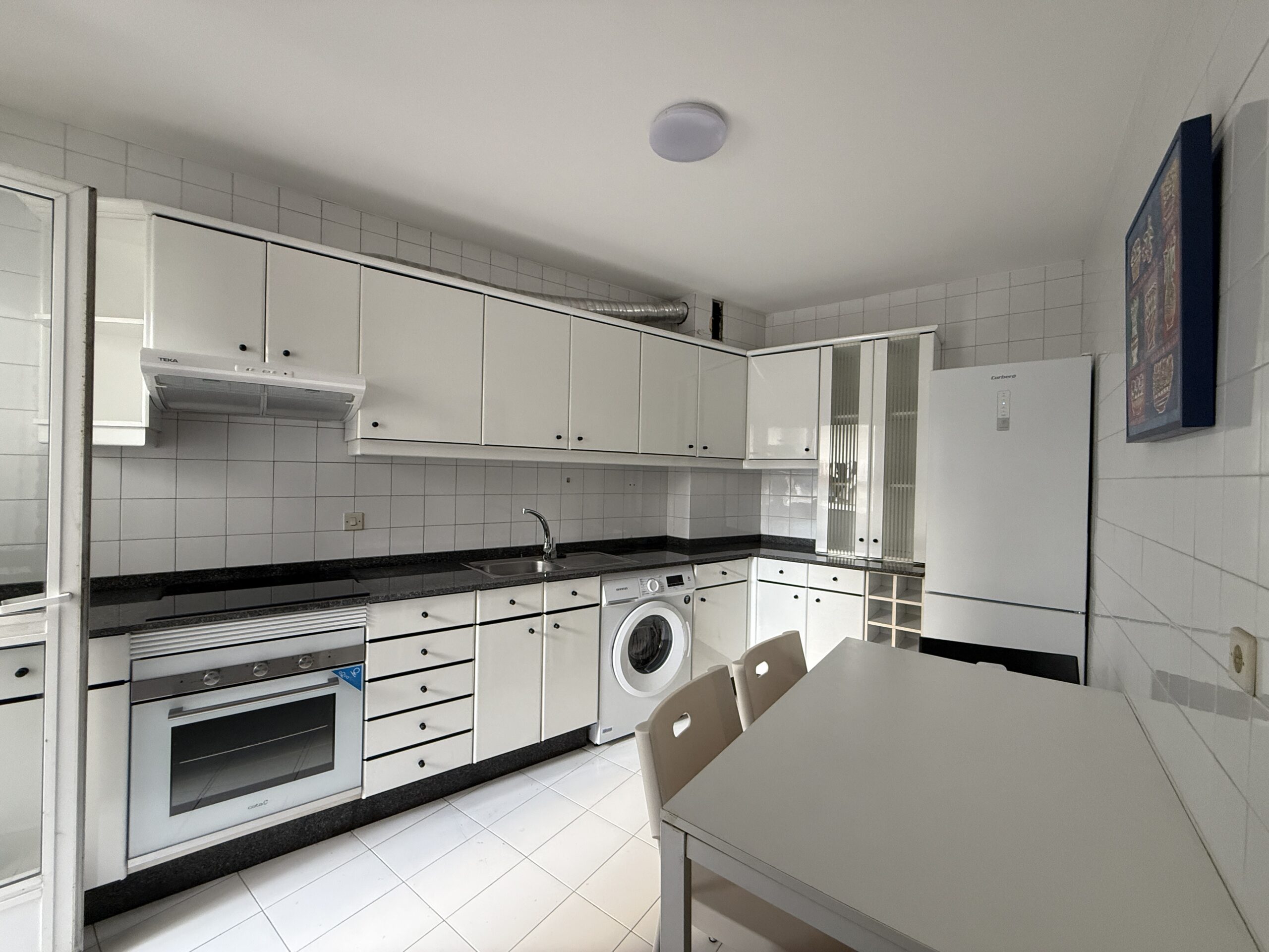 Piso muy amplio en alquiler anual, muy céntrico