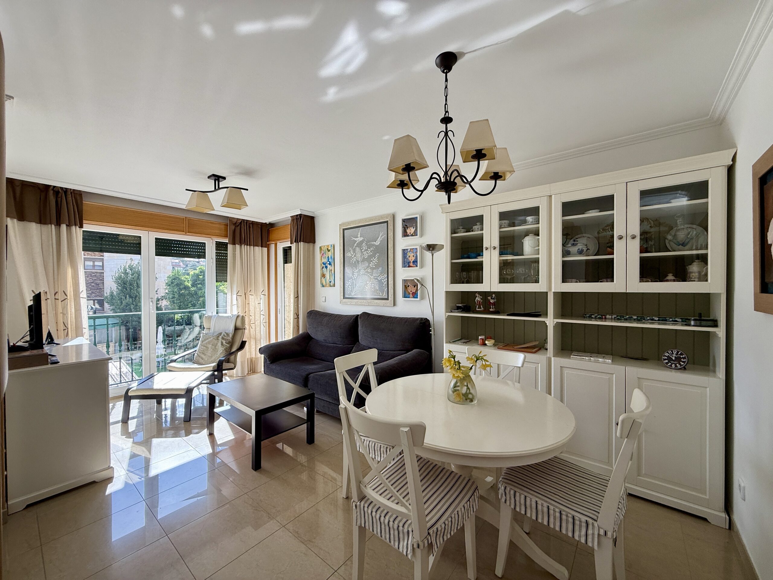 Estupenda vivienda en venta en A Revolta